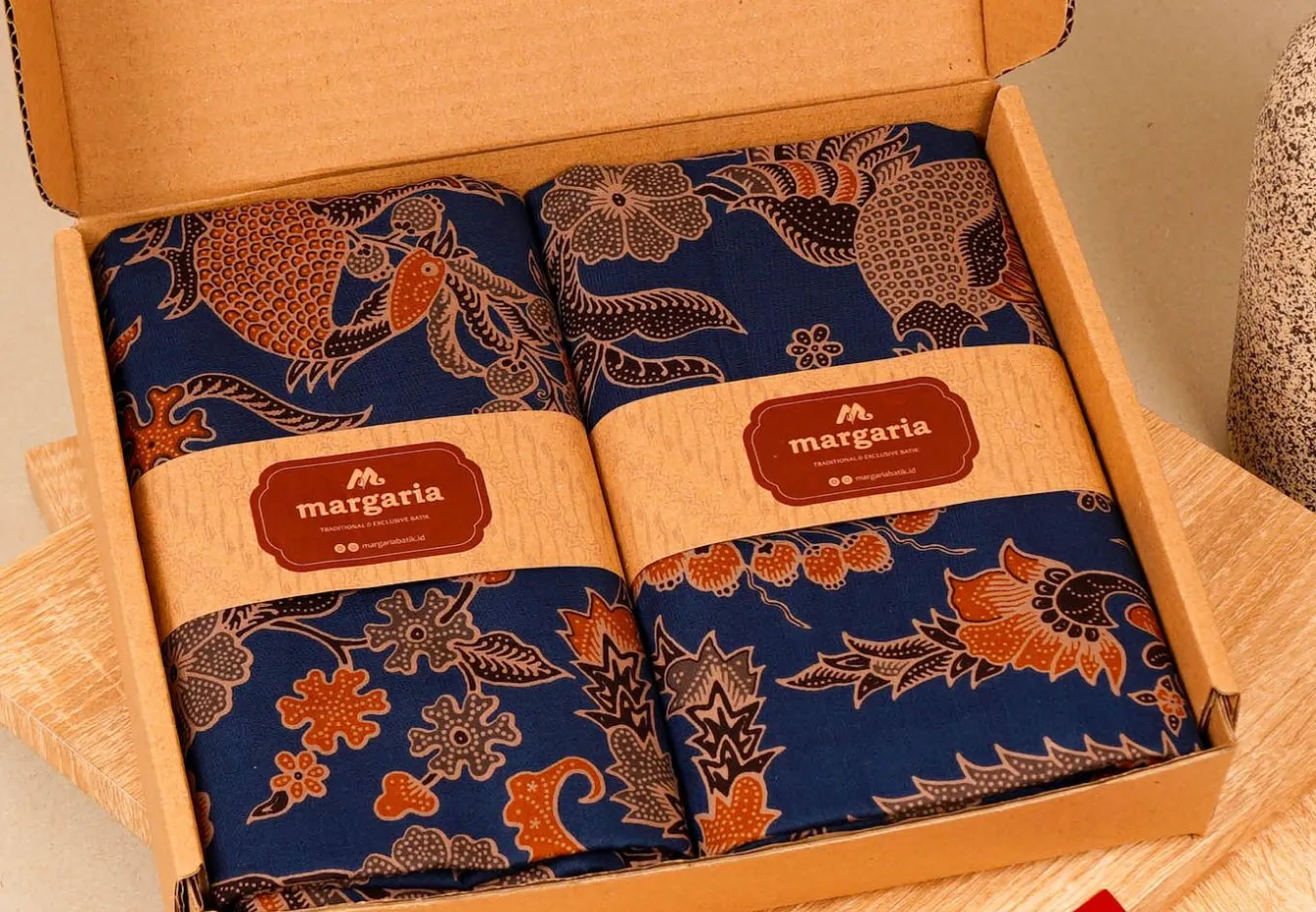Hampers batik untuk lebaran, pesona warisan budaya Indonesia.