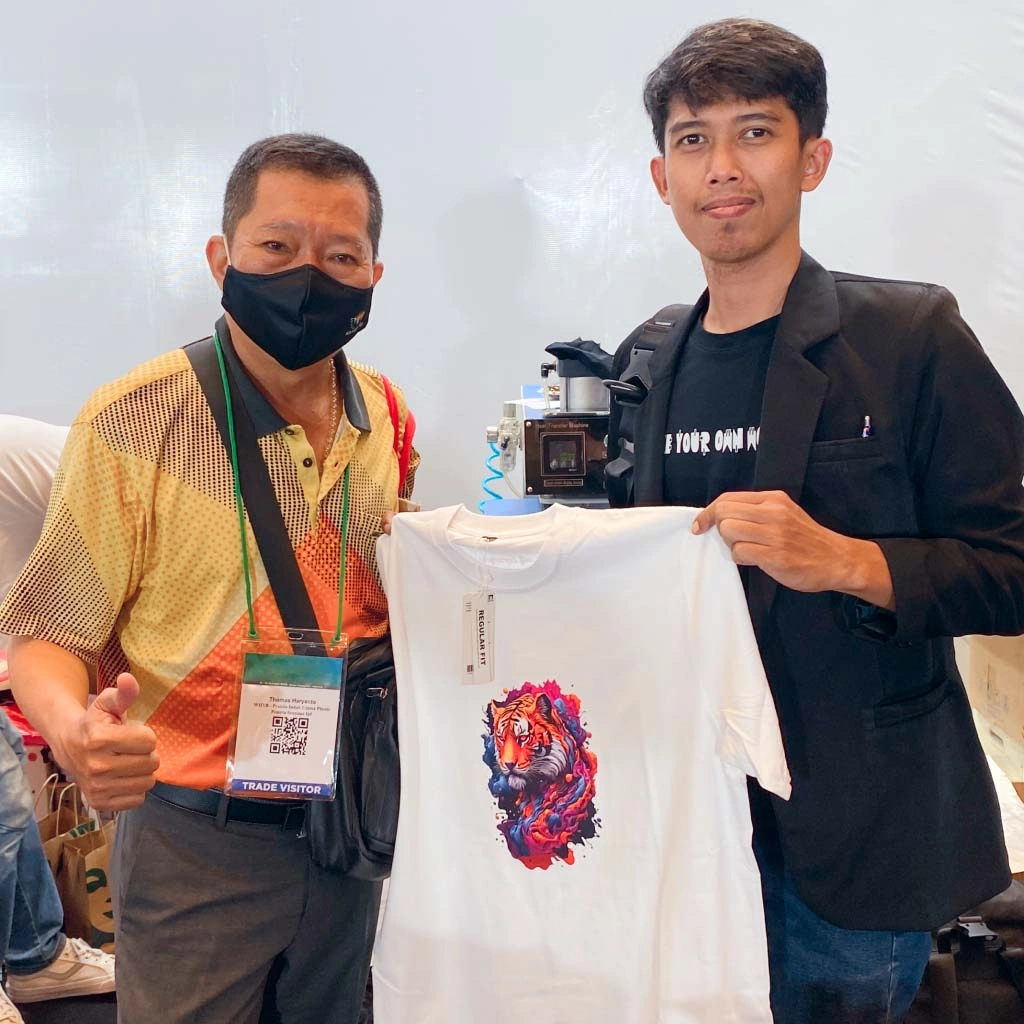 Produk t-shirt dari Laysander.