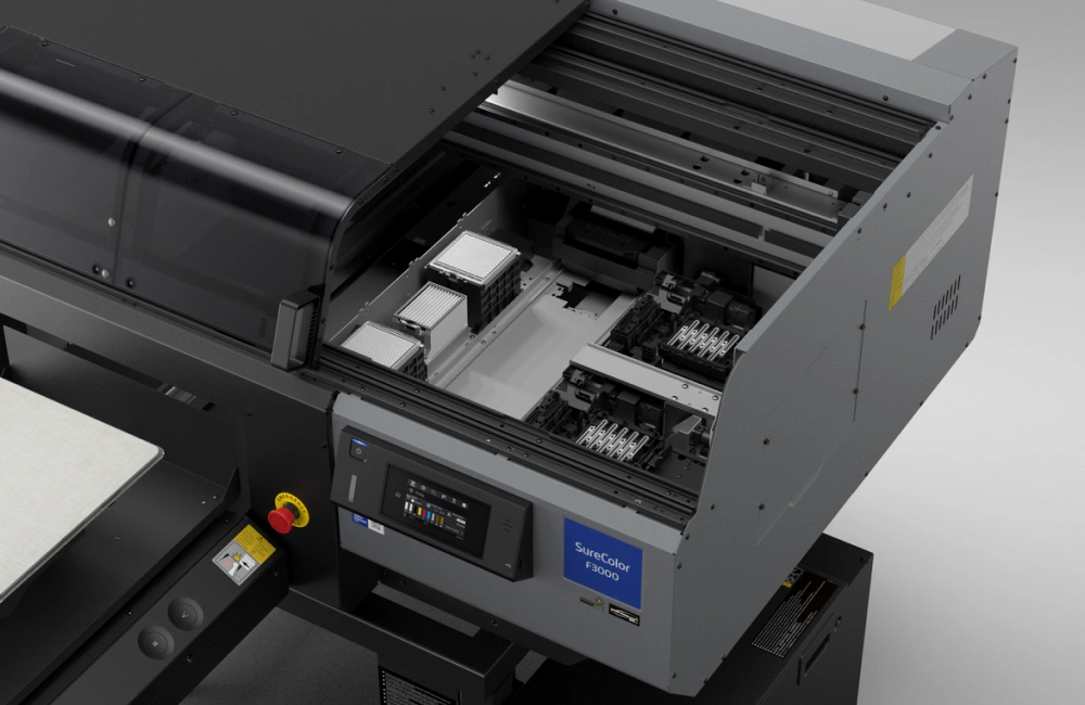 Printer DTG Epson SureColor SC-F3030 dengan sistem tinta besar.